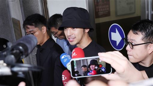 新／陳柏霖認「年少取巧荒謬」　50萬交保