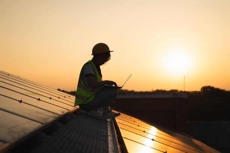專家指出，儲能被視為穩定電網、支援AI與數據中心耗電的關鍵產業。（圖／翻攝自Shutterstock）
