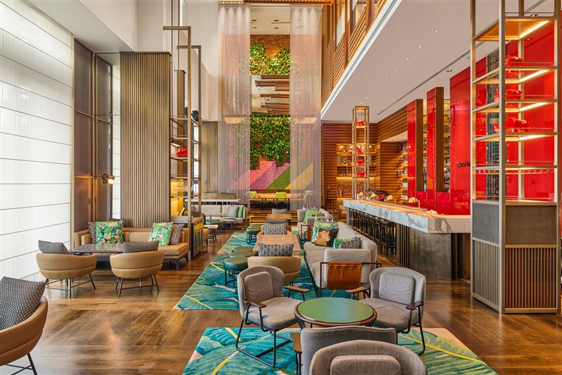 台北W飯店（W Taipei）10樓、潮人必訪的指標性酒吧WOOBAR。（圖／飯店旅宿業者提供）