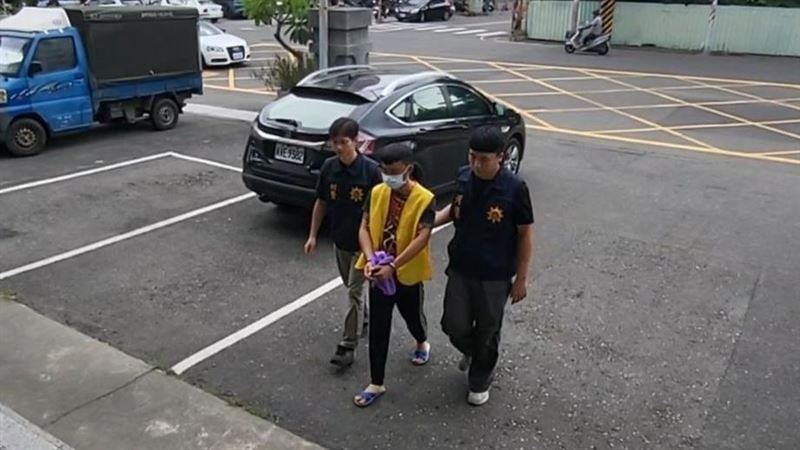 嘉義26歲何姓男子在臉書預告要到火車上隨機殺人，遭警方逮捕。（圖／翻攝畫面）