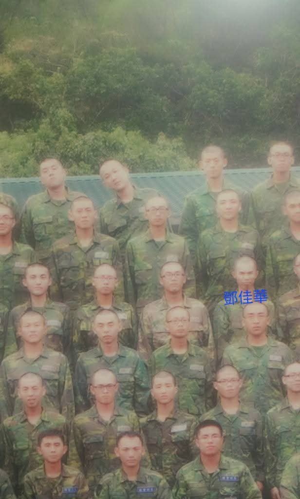 鄧佳華2013年9月進入國軍服役，11月19日因個人智能原因，而停止軍事訓練。（圖／翻攝自鄧佳華臉書）