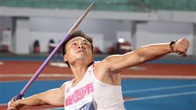 代表桃園市出戰的台灣標槍名將「黃金右臂」鄭兆村，全運會靠著第一擲就擲出全場最佳的78公尺09佳績、力壓群雄，睽違兩年後再度於男子標槍稱霸。（圖／全運會提供）
