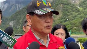 馬太鞍溪新堰塞湖  季連成：估24小時開始溢流馬太鞍溪堰塞湖下方形成新堰塞湖，前進協調所總協調官季連成（前）21日前往立霧溪燕子口堰塞湖視察時受訪表示，新堰塞湖滿水位約50萬到60萬噸，即便壩堤沖毀，所有水往下流，水位只增加50到70公分，根據觀察20至24小時會開始溢流。央社記者李先鳳花蓮攝　114年10月21日