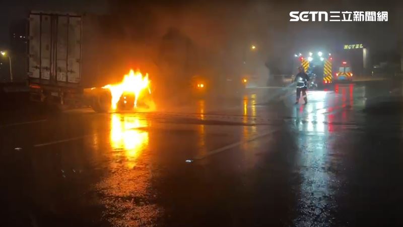 煞車突鎖死…下秒火燒車！載海產運將傻眼