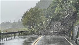 宜蘭,大同鄉,台7線,邊坡坍方,土石滑落。（圖／翻攝畫面）