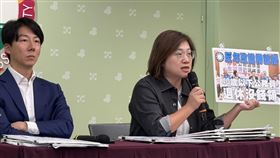 民進黨立委陳培瑜、發言人吳崢召開「國民黨迷途知返 年改莫走回頭路」記者會（圖／記者劉秀敏攝影）