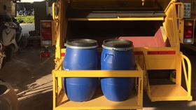 金門戶外廚餘桶  8/26全面移除（2）金門縣環保局配合中央全面防堵非洲豬瘟政策，全縣各鄉鎮路旁擺設的廚餘桶將在26日全面移除，避免造成防疫漏洞；籲請民眾廚餘應丟到垃圾車廚餘桶內。（金門縣環保局提供）中央社記者黃慧敏傳真  110年8月26日