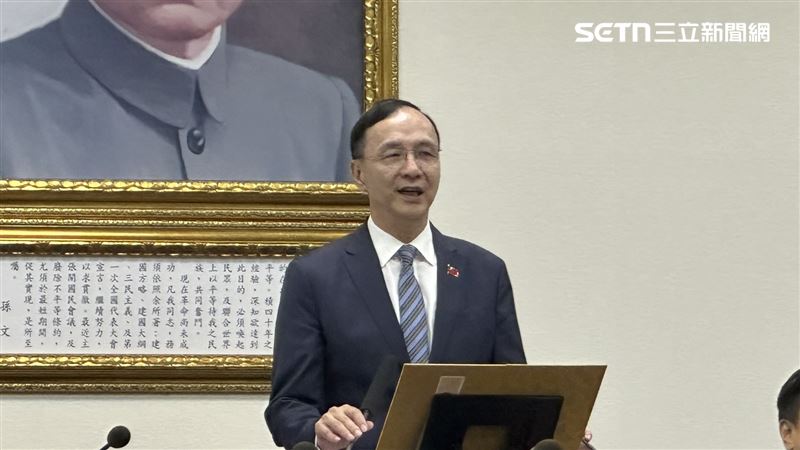 朱立倫中常會上宣布，一級黨務主管及各縣市黨部主委、隨主席同進退的黨工將於本月底總辭。（圖／記者詹宜庭攝影）
