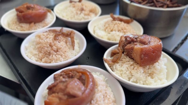 爌肉飯業者表示，食材都使用溫體豬，沒豬肉就只能休店了。（圖／翻攝畫面）