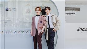 Snow Man台北快閃店 渡邊翔太(左) 向井康二(右) 。（圖／大鴻藝術BIG ART提供）