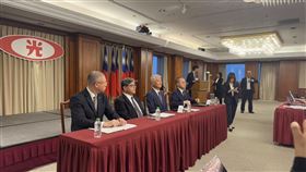 北士科輝達案現轉機！台新新光金旗下新光人壽今（22）日召開臨時董事會，決定以「合意解約」方式退出T17、T18地上權案，僅取回原始標金與成本，不再與北市府糾纏。（圖／記者師瑞德攝影）