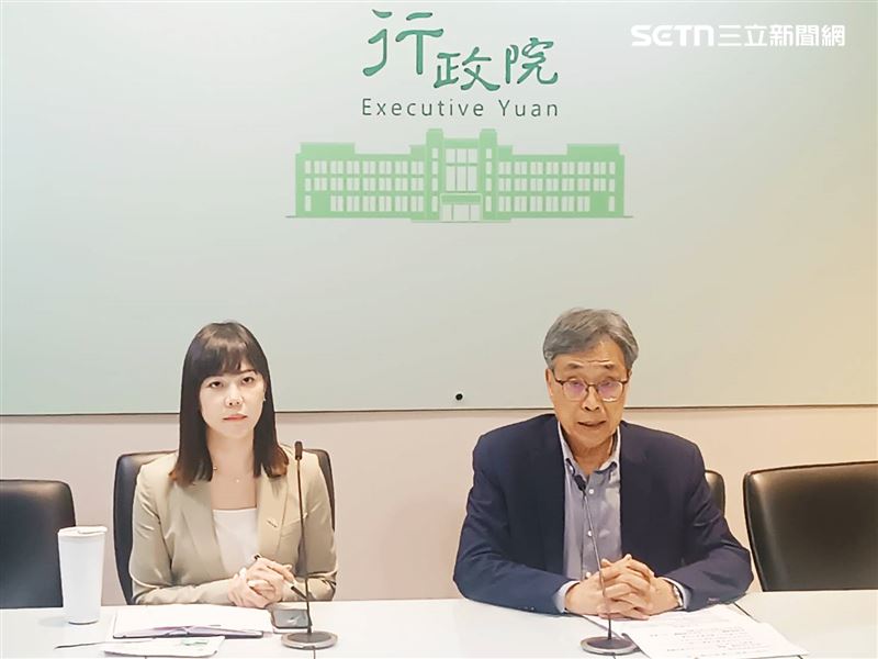 行政院長卓榮泰今（22）日下午召集主持「非洲豬瘟中央災害應變中心」會議，發言人李慧芝及農業部長陳駿季也在會後召開記者會進行轉述。（圖／記者盧素梅攝影）