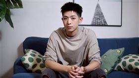 林亭翰接受《三立新聞網》專訪。(圖／記者鄭孟晃攝影）