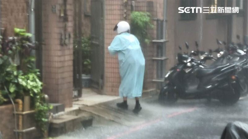 下雨,暴雨,大雨,西北雨,強降雨。（圖／記者陳韋帆攝影）