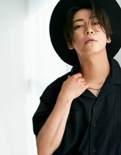 龜梨和也社交圈廣、常與好友聚會喝酒,這讓田中美奈實感到不安。 (圖/翻攝自龜梨和也IG)