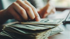 債券出現明顯回春跡象，國內ETF市場亦呈現類似趨勢，觀察國內債券ETF資金流向以投等債最受資金青睞。（示意圖／PIXABAY）  