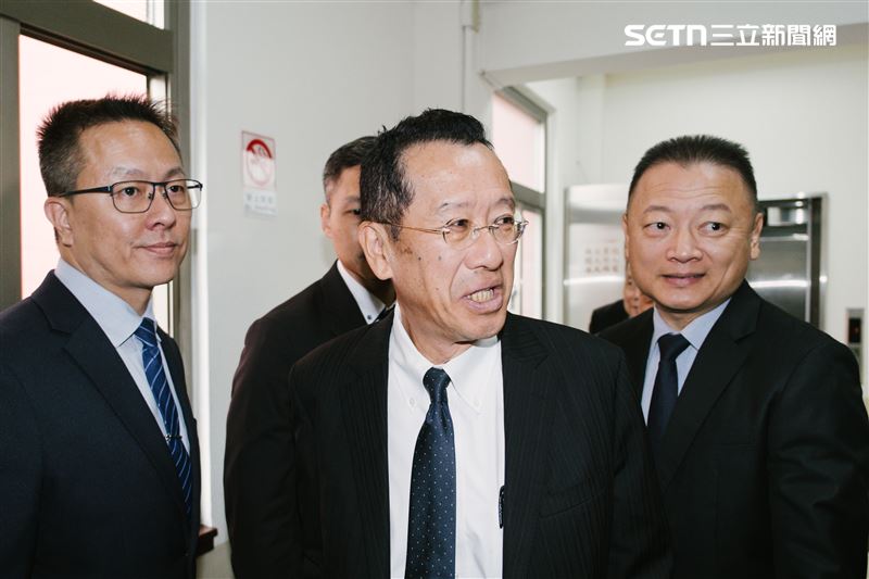 針對閃兵案有不肖醫師協助造假病歷，顧立雄表示，目前沒有接獲三總醫生涉案。（圖／記者楊士誼攝影）