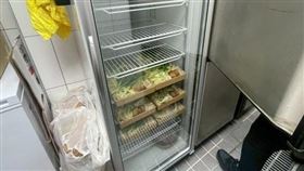北市衛生局稽查該店家，有冰箱食材未加蓋等缺失。（圖／北市衛生局提供）