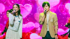 孫協志跟何妤玟一起出場。（圖／中視提供）