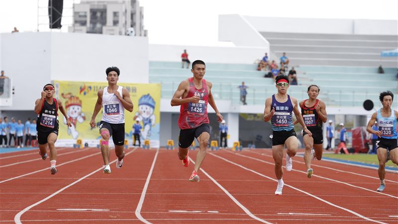 台南市飛毛腿陳玟溥一馬當先衝過終點線。（圖／全運會提供）