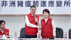 行政院長今(23)日視導非洲豬瘟前進應變所，與台中市長盧秀燕同台。（圖／行政院提供）