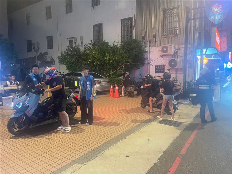 楊梅分局持續執行「靜桃專案」，針對非法改裝及噪音擾民車輛加強稽查。（圖／桃園電子報提供）