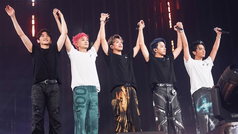 Energy閃兵照常演出「ALL IN全面進擊」高雄巨蛋演唱會。(圖/相信音樂提供)