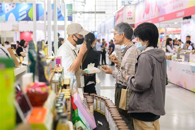 高雄食品展期間，還有必比登主廚、生態廚師等輪番以料理與民眾互動，帶領民眾用味蕾探索高雄從農場到餐桌的嶄新風味。(圖／高雄市政府提供)