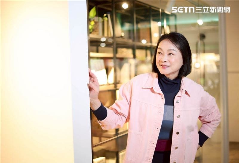 陸小芬笑說回來演戲是「被雷打到」。（圖／記者鄭孟晃攝影）