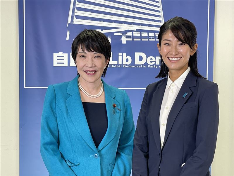 森下千里原本就相當受新任首相高市早苗（左）青睞。（圖／翻攝自X平台）