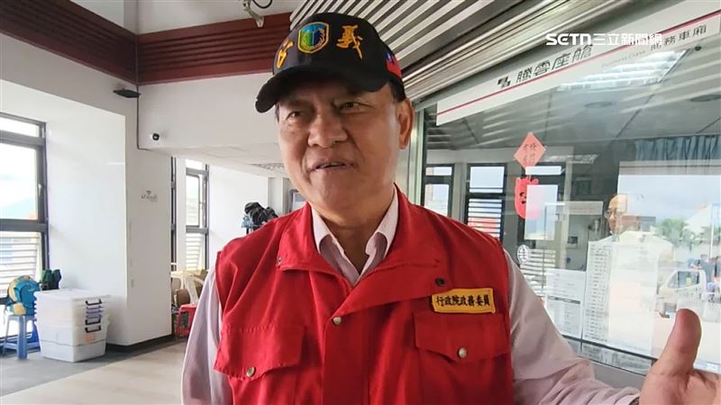 季連成一咖行李離開光復　災民不捨感謝
