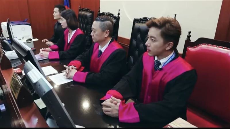 坤達曾任一日檢察官：沒想到有一天真拘提