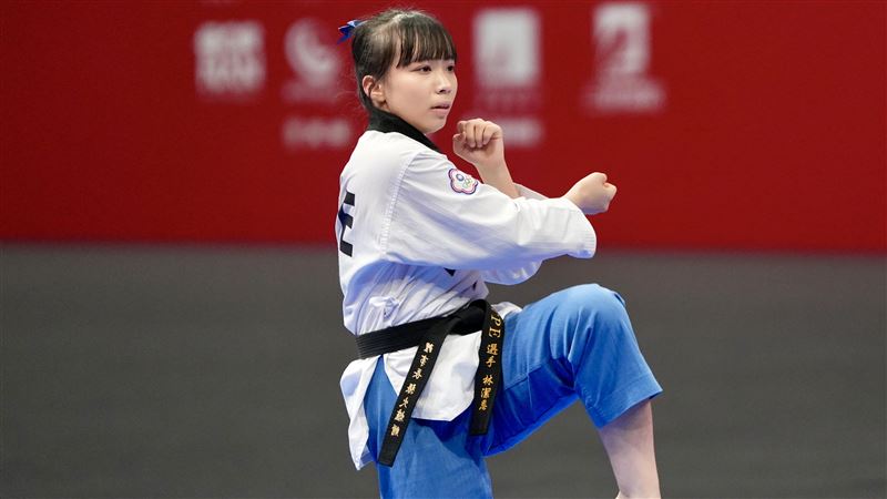 林潔恩於巴林亞青運女子個人公認品勢拿下銅牌，這也是台灣代表隊本屆首面獎牌。（圖／中華奧會提供）