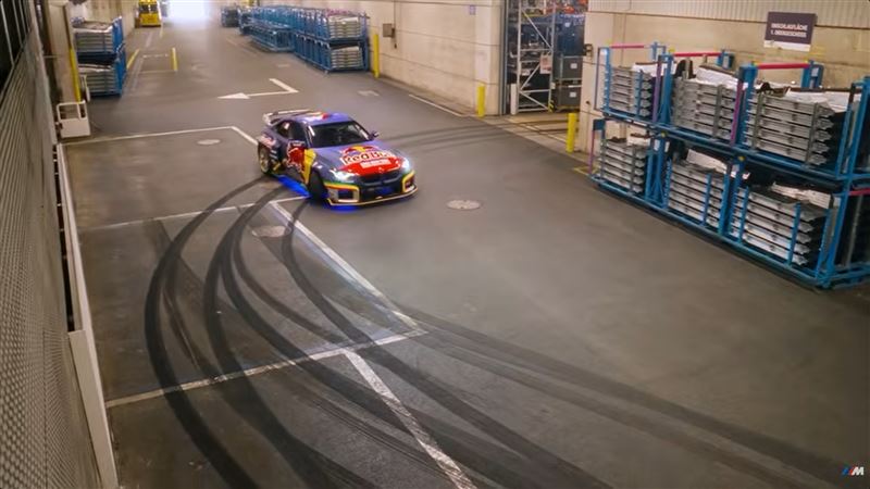 M2 Drift Competition依舊搭載3.0升直列六缸雙渦輪增壓引擎。（圖／翻攝BMW YT）