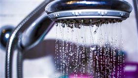 洗澡可以洗去累積在皮膚上的汙垢，保持身體清潔。（示意圖／PIXABAY）