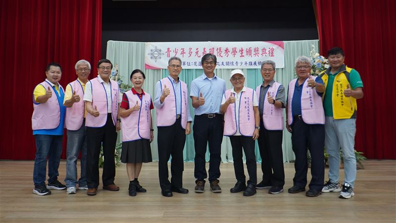 花工之友頒獎助學金 關懷花蓮學子發展