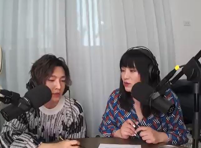 炎亞綸（左）與唐綺陽（右）的深度對談，則讓觀眾看到炎亞綸更脆弱真誠的一面。（圖／翻攝自唐陽雞酒屋YT）