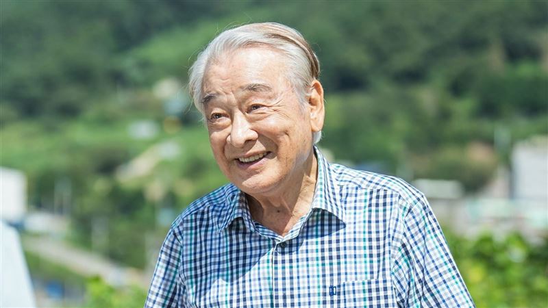 90歲國民爺爺健康突惡化　他哽咽曝真相