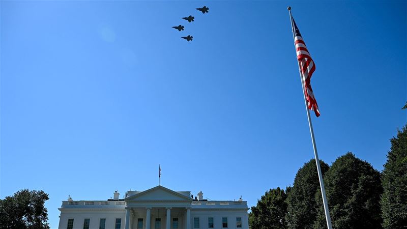 美國政府關門已邁入第四週。（圖／翻攝自The White House臉書官網）