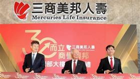三商美邦人壽傳出邀請金控、壽險業出價購買案，右二為三商集團創辦人翁肇喜（右二），圖為三商美邦人壽企業總部啟用典禮。