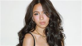 菲律賓知名主持人阿蒂恩扎（Kim Atienza）與妻子費利西亞（Felicia）透過社群Instagram證實女兒艾曼（Emman）的死訊。