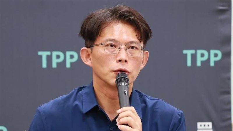 黃帝穎律師表示,黃國昌敢不敢說明金源事實再告週刊?(圖/民眾黨提供)