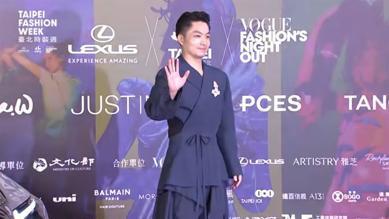 「咕嚕市長」OOTD曝　蔣萬安突穿這套現身