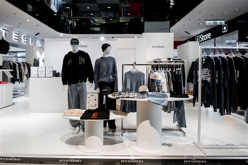 快閃店同步展出NOMANUAL X True Religion 及 NOMANUAL X AAPE聯名系列。（圖／品牌業者提供）
