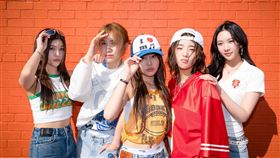 韓流實力女團YOUNG POSSE由Jiana、Doeun、Jieun、Sunhye、Yeonjung五位甜心女孩組成（左到右）。（圖／歐妮娛樂、DSP、BEATS ENT提供） 