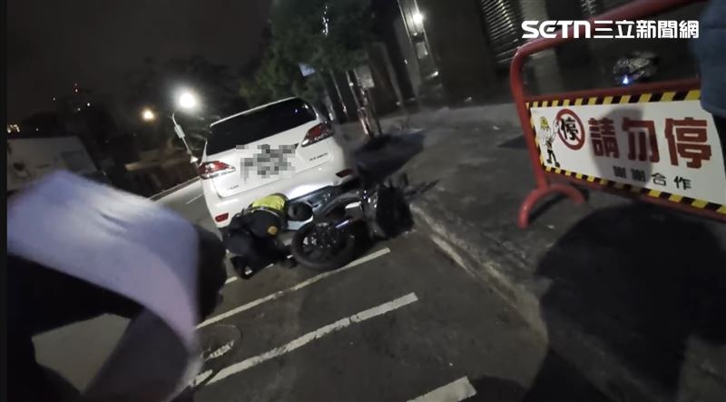 台中今(25)日凌晨發生一起嚴重車禍。(圖/翻攝畫面)