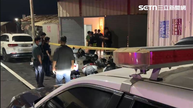 高雄仁武上帝公廟後方今（25）日凌晨發生2派人馬砍人鬥毆事件 。（圖／翻攝畫面）