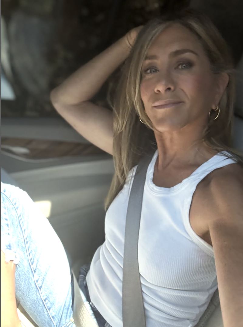 安妮斯頓時常在社群平台上分享近況。(圖/翻攝自IG @jenniferaniston)