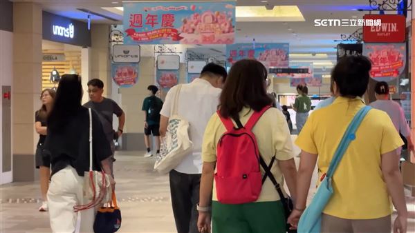 百貨公司周年慶也很熱鬧