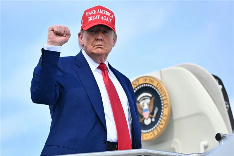 大而美法案是川普第二任期中的重要政策，該法案大幅削減了社會福利，受到各界批評。（圖／翻攝自TruthSocial @realDonaldTrump）